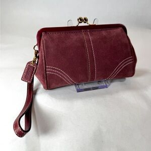 ✨ Coach Suede Kisslock Wristlet / Clutch – Burgundy Wine ✨
